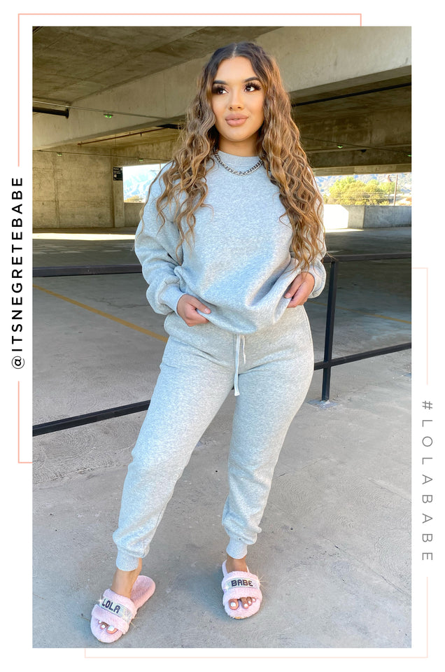 Load image into Gallery viewer, Cozy Feels - Grey
