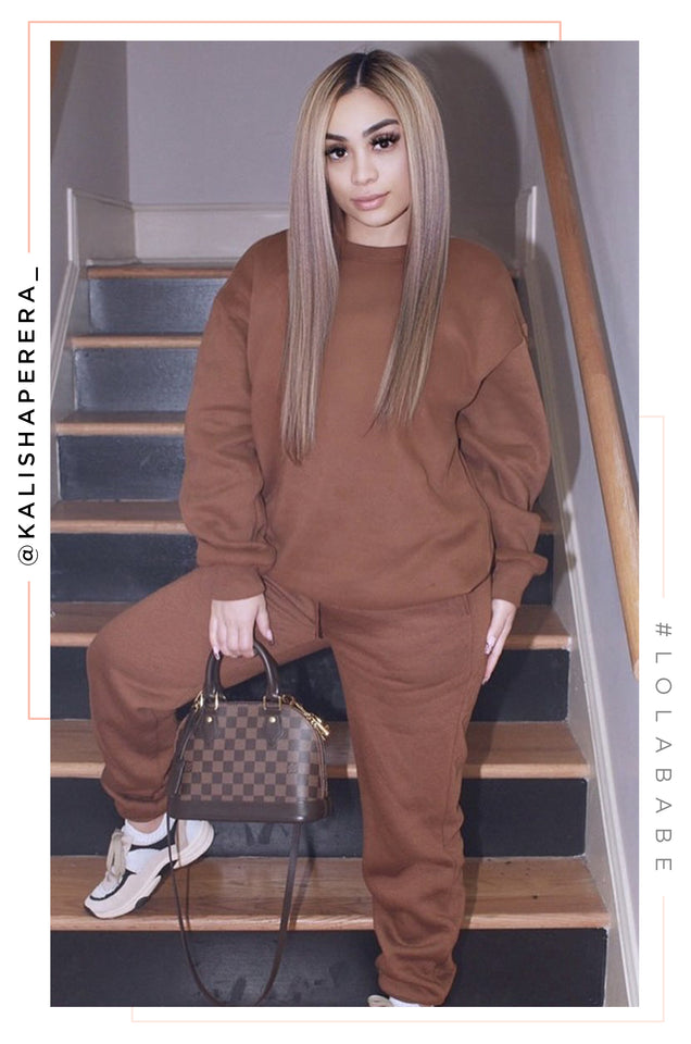 Load image into Gallery viewer, Cozy Feels - Brown
