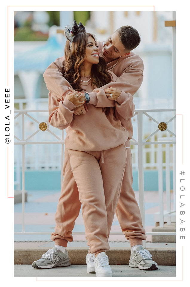 Load image into Gallery viewer, Cozy Feels - Latte
