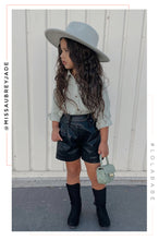Load image into Gallery viewer, Mini Weekend Chill - Green
