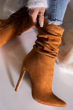 Load image into Gallery viewer, Solemate Ruched Detailed Ankle Heel Boots - Tan
