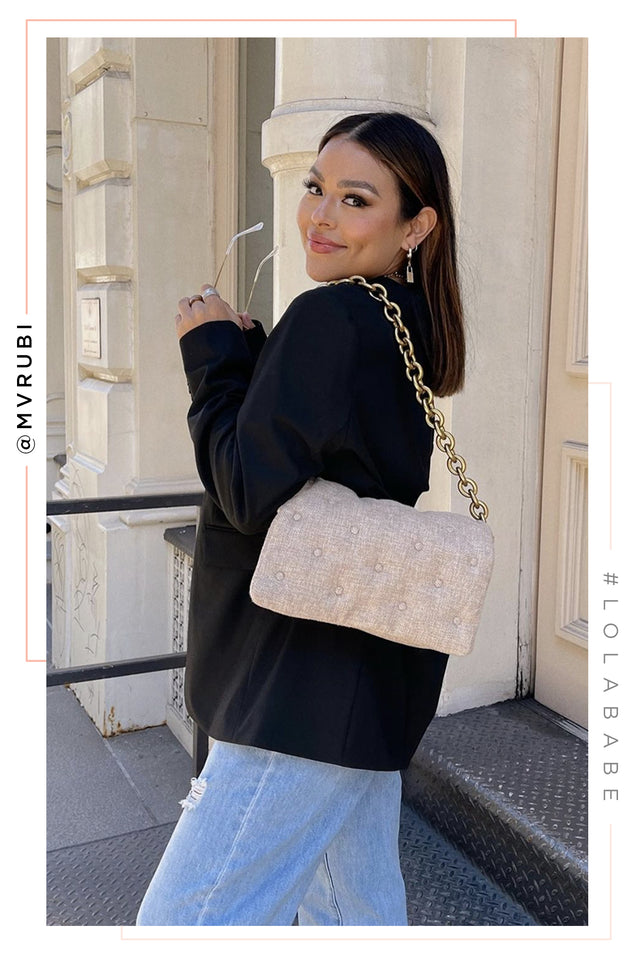 Load image into Gallery viewer, Women Standing with Nude Shoulder Bag
