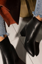 Load image into Gallery viewer, Sienna Block Heel Ankle Boots - Black
