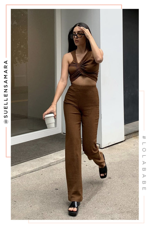 Load image into Gallery viewer, Tulum Villa Ruched Sleeveless Top - Mocha
