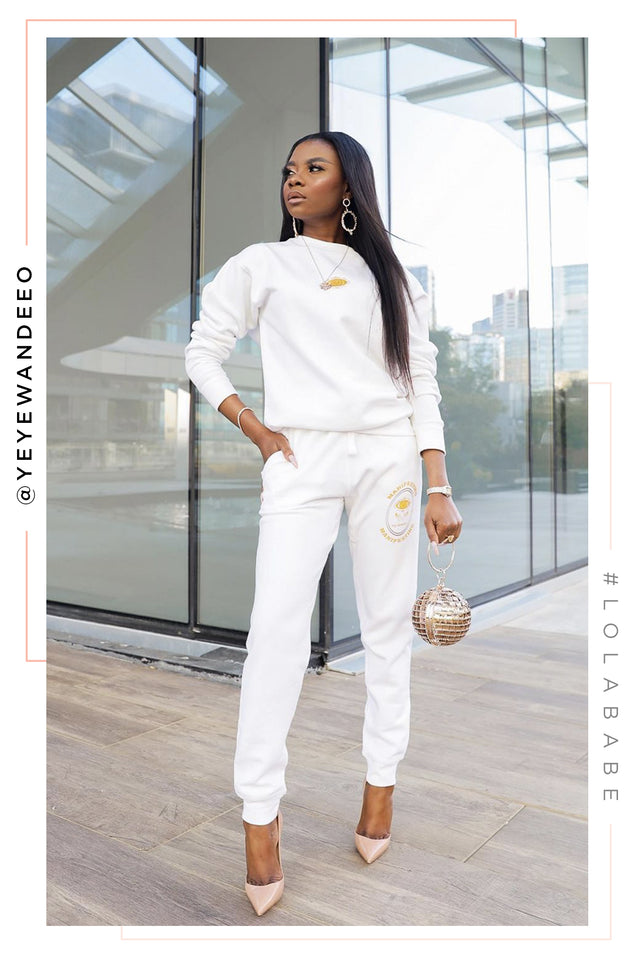 Load image into Gallery viewer, Manifesting Jogger - White
