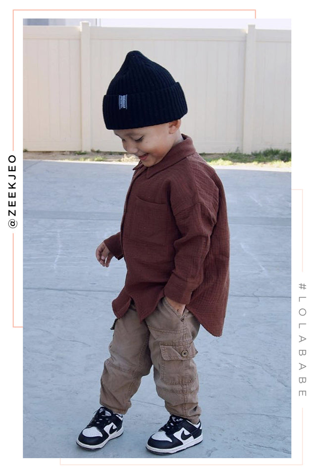 Load image into Gallery viewer, Little Boy Modeling Brown Crinkled Gauze Shirt

