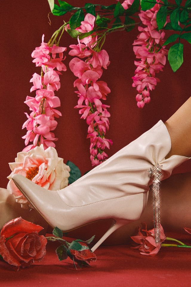 Load image into Gallery viewer, White Ankle Boots
