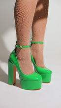 Load and play video in Gallery viewer, Video Of Model Wearing Platfrom Heels 
