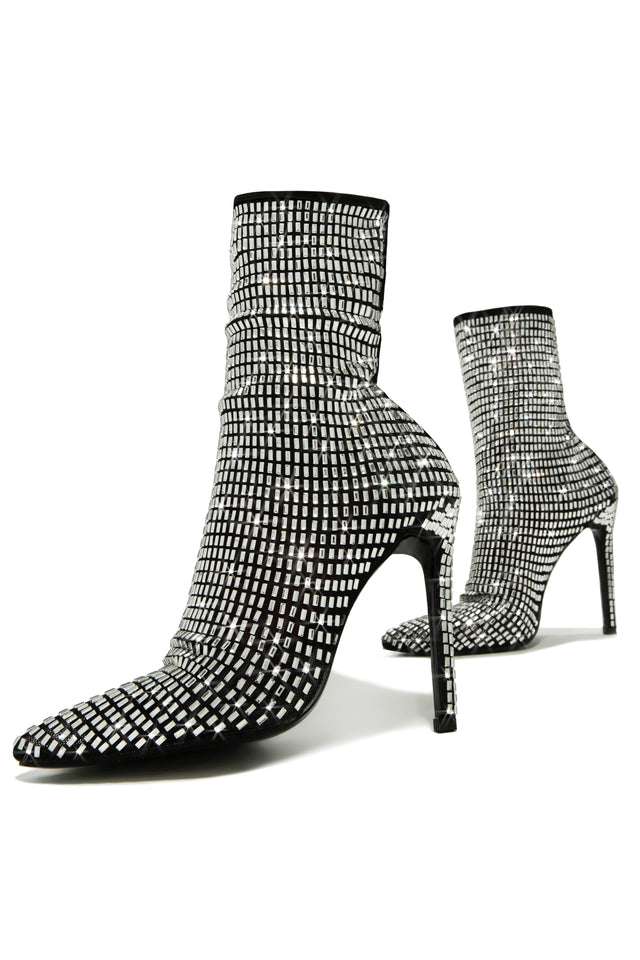 Load image into Gallery viewer, Black Bootie
