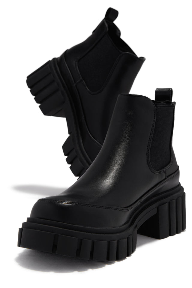 Load image into Gallery viewer, Black Pull On Chunky Ankle Boots
