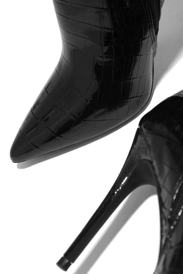 Load image into Gallery viewer, Black Embossed Croc Boots
