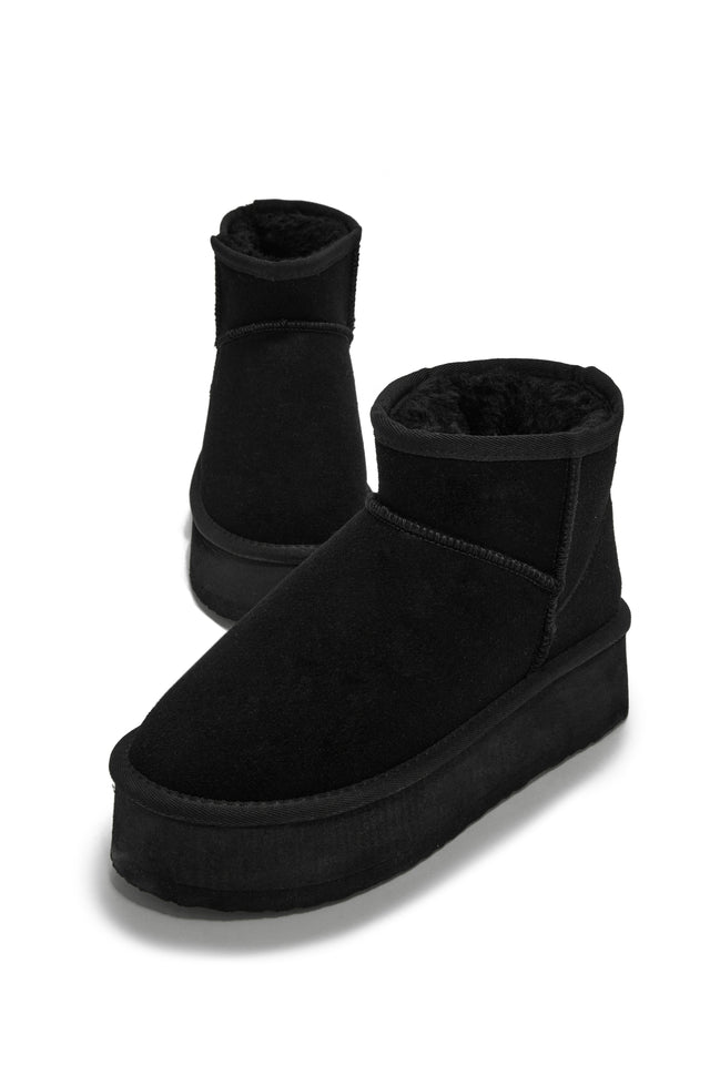 Load image into Gallery viewer, Black Boots
