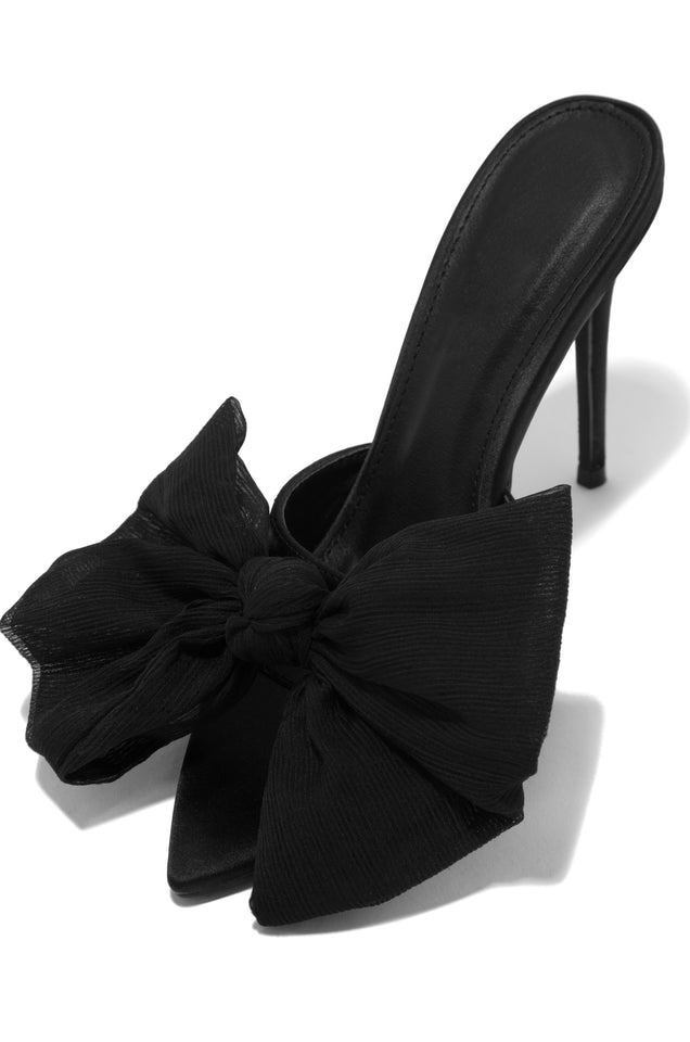 Load image into Gallery viewer, Black Heel With Over Sized Bow 
