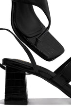 Load image into Gallery viewer, Black Block Heels
