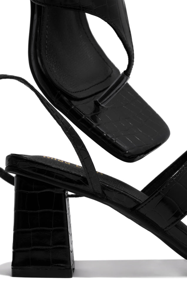 Load image into Gallery viewer, Black Block Heels
