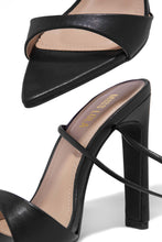 Load image into Gallery viewer, Black Pointed Toe Heels 
