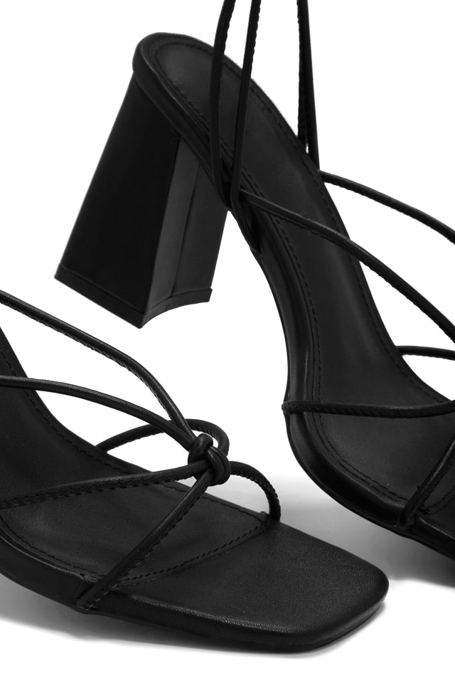 Load image into Gallery viewer, Black Chunky Heels

