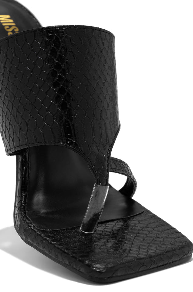 Load image into Gallery viewer, Black Mule Heels
