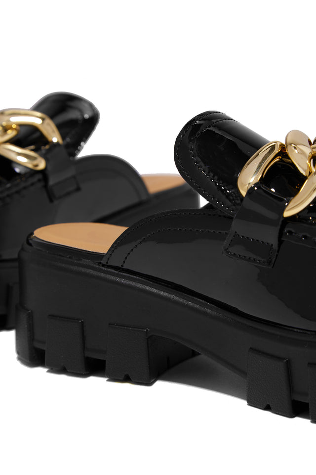 Load image into Gallery viewer, Black Flats with Gold-Tone Chain
