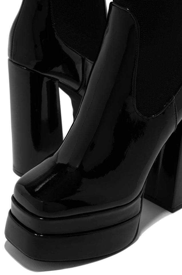 Load image into Gallery viewer, Black Platform Boots
