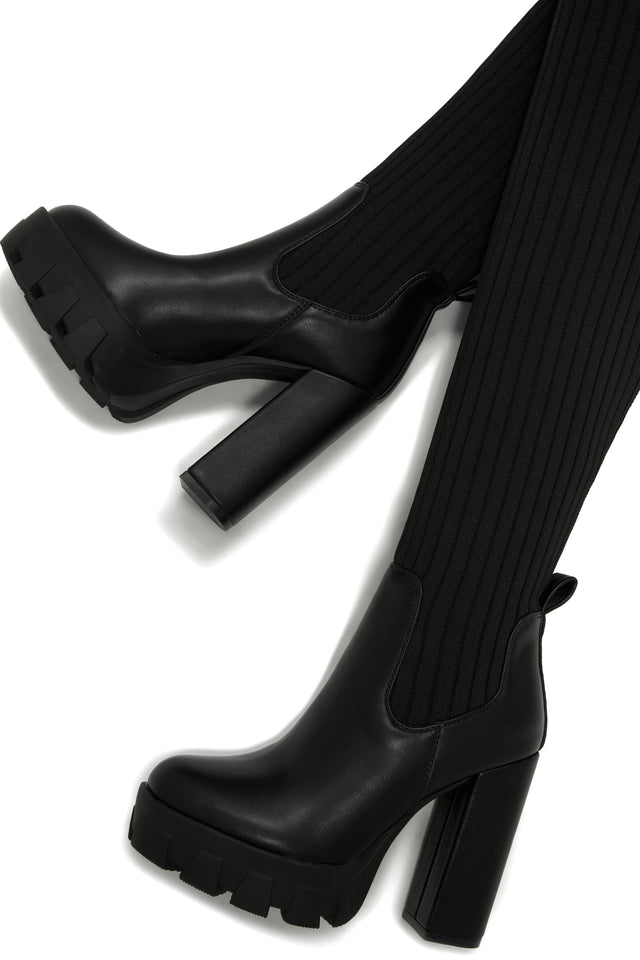 Load image into Gallery viewer, Black Platform Boots
