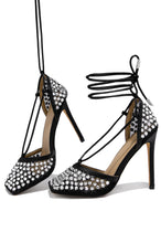 Load image into Gallery viewer, black squared toe heel 
