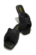 Load image into Gallery viewer, Black Flat Slip On Sandals

