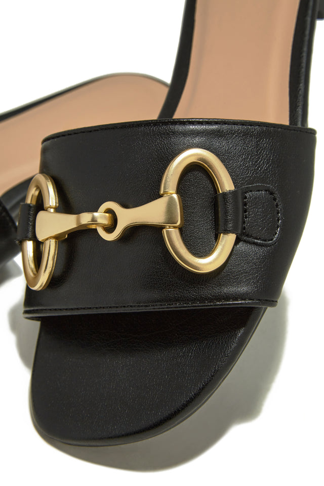 Load image into Gallery viewer, Black Slip On Sandals
