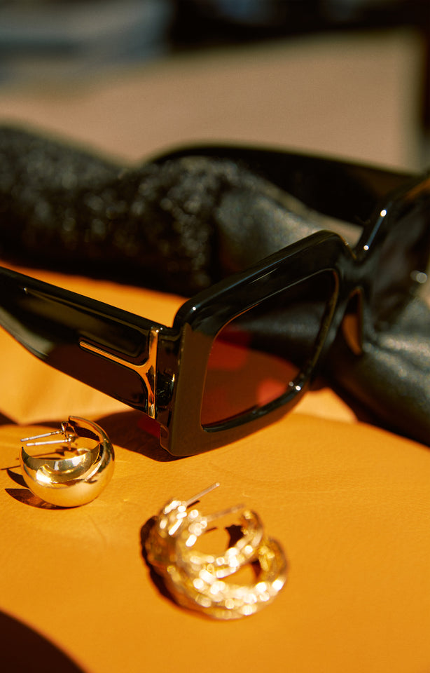 Load image into Gallery viewer, Black Sunglasses With Gold Tone Detail On Sides
