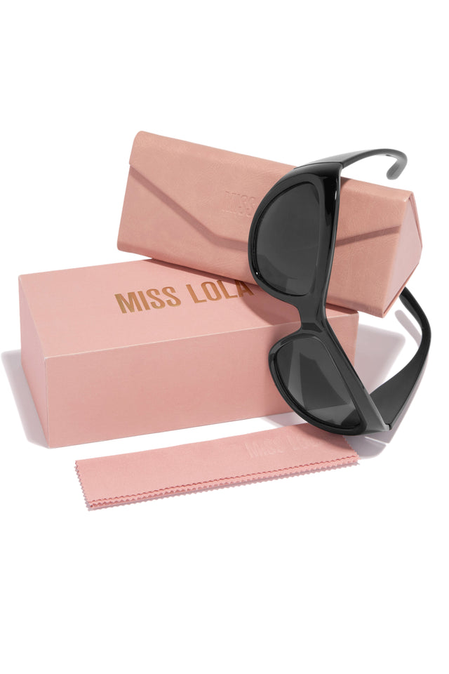 Load image into Gallery viewer, Black Sunnies
