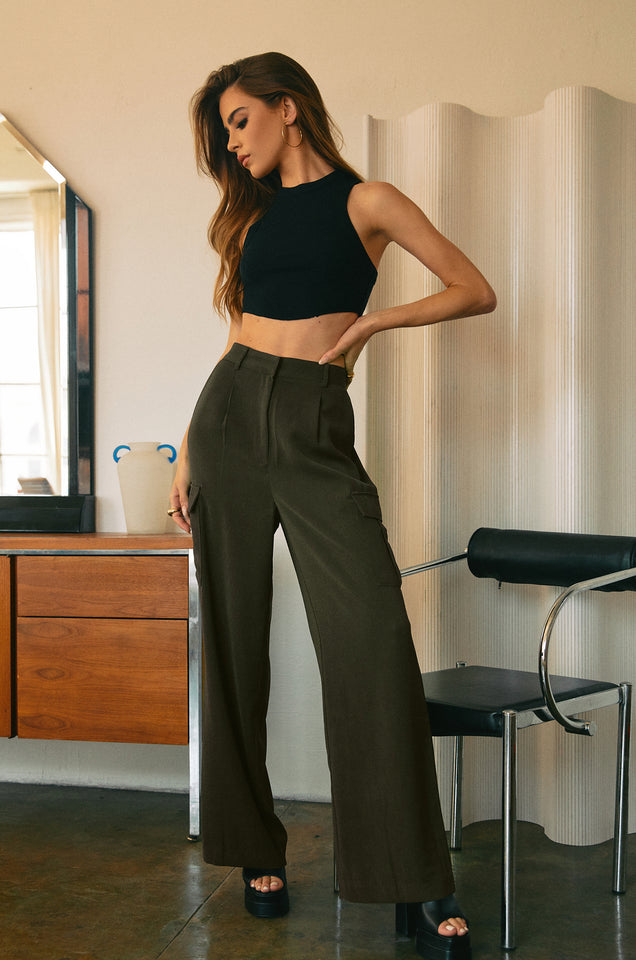 Load image into Gallery viewer, Black Tank Crop Top
