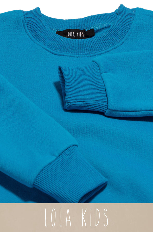 Load image into Gallery viewer, Mini Cozy Feels Kids Crewneck Sweater - Blue
