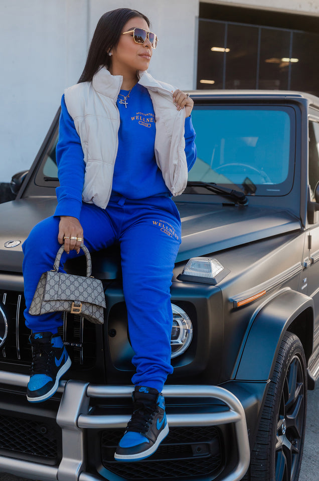 Load image into Gallery viewer, royal blue pull over sweater 
