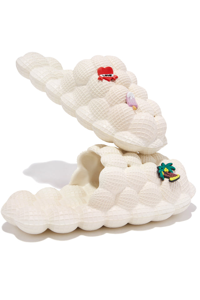 Load image into Gallery viewer, Light Cream Sandal with Charms
