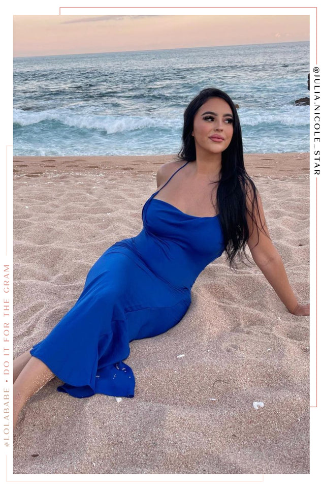 Load image into Gallery viewer, Lady Sitting by The Shore with Blue Long Satin Dress
