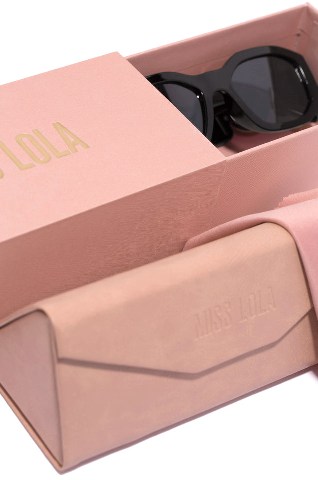 Load image into Gallery viewer, Black Sunglasses With Pink Case
