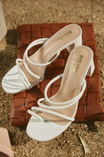 Load image into Gallery viewer, White Chunky Heel Mules
