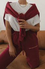 Load image into Gallery viewer, Vibra Con El Corazón - Burgundy
