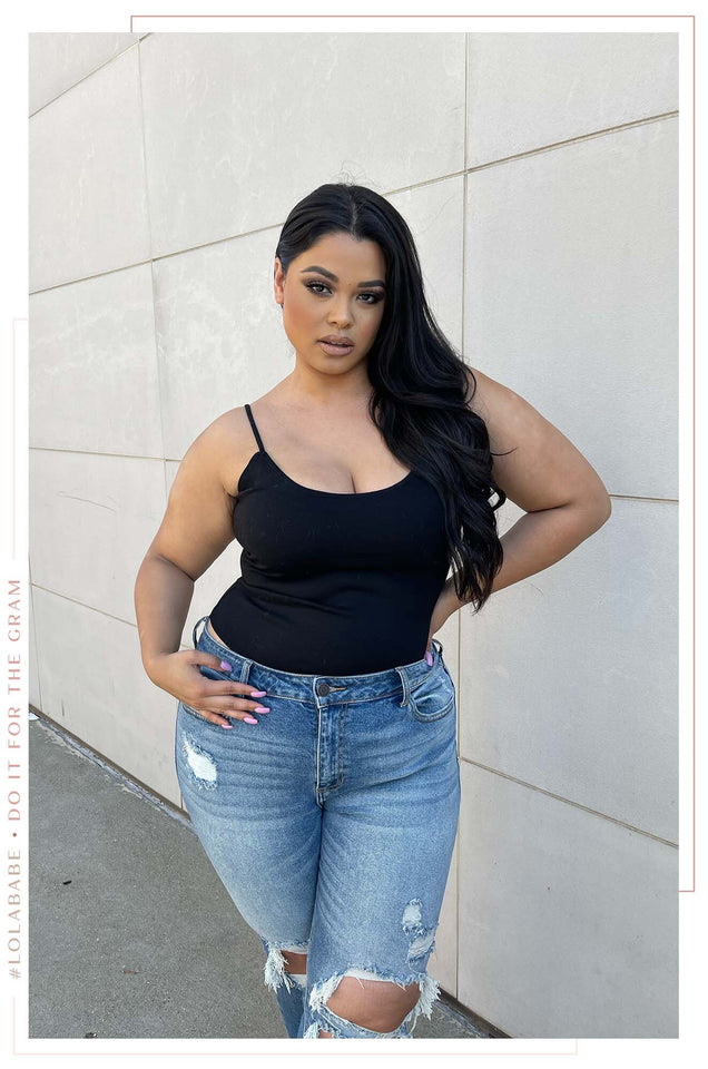 Load image into Gallery viewer, Model Wearing Black Top
