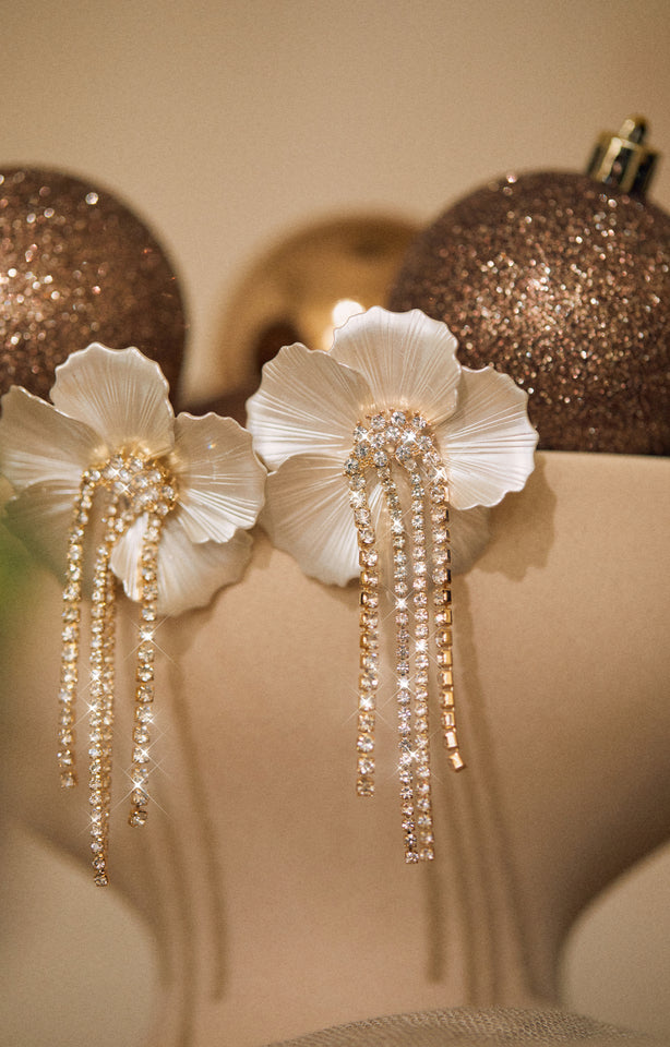 Load image into Gallery viewer, Petal Flower Tassel Earring
