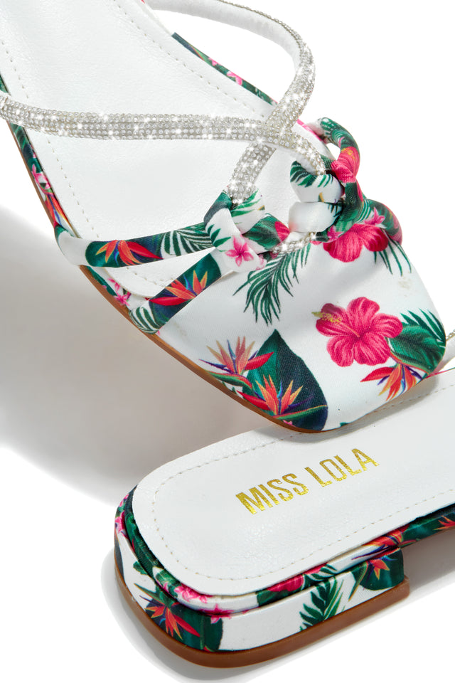 Load image into Gallery viewer, White Floral Exclusive Sandals
