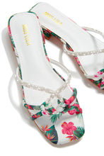Load image into Gallery viewer, White Floral Rhinestone Slide Sandals
