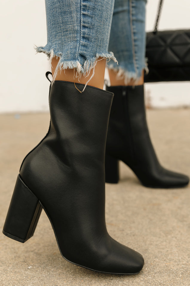 Load image into Gallery viewer, Full Moon Squared Toe Chunky Heel Ankle Booties - Black

