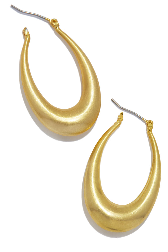 Load image into Gallery viewer, Vintage Gold Tone Earring
