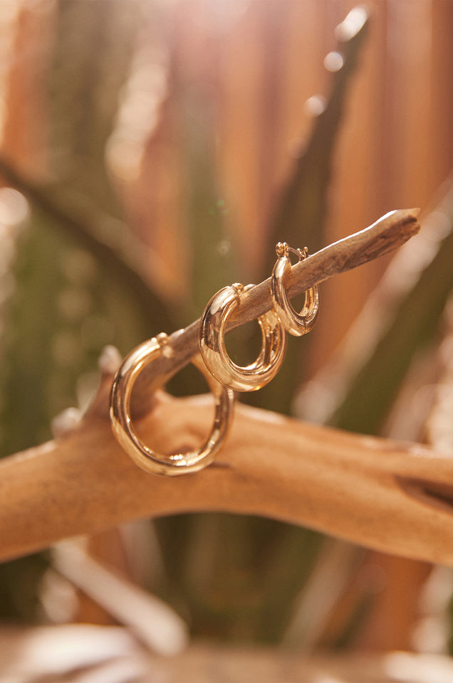 Load image into Gallery viewer, Three Piece Chunky Gold Hoops
