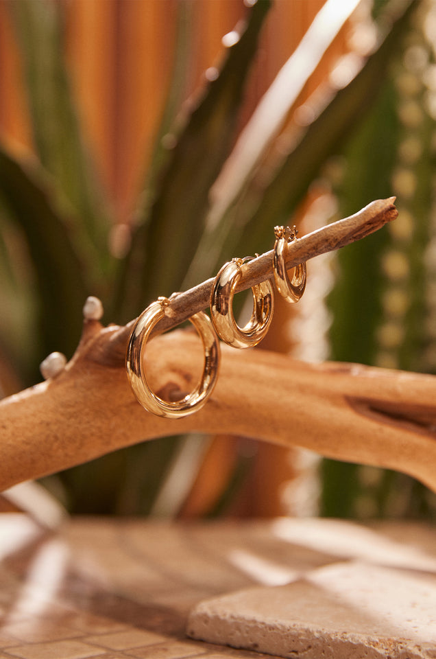 Load image into Gallery viewer, Three Size Hoop Earring Set
