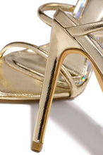 Load image into Gallery viewer, Gold Wrap Around Heel 
