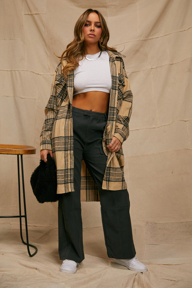 Load image into Gallery viewer, Model Wearing Crop Top with Grey Pant
