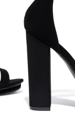 Load image into Gallery viewer, New View Block High Heels - Black
