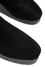 Load image into Gallery viewer, Black Boots
